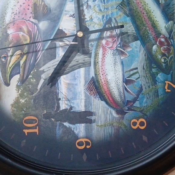 Wildlife wall clock 16" Diameter - Picture 3 of 7